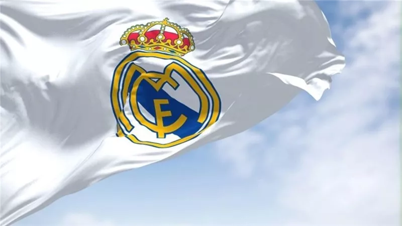 ريال مدريد يتعثر أمام برشلونة ويخسر بثنائية ويبقى وصيف الدوري
