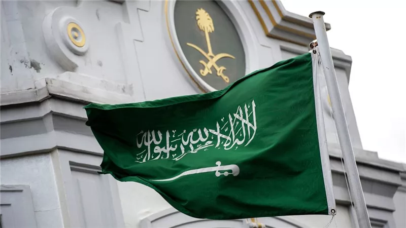 السفارة السعودية بالقاهرة توجه تنبيهًا عاجلًا لمواطنيها بعد إلغاء رحلات جوية