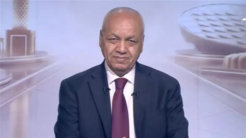 مصطفى بكري يعلق على مشهد مرور قوات الصاعقة في العبور ويكشف قوة الجيش المصري وجاهزيته 