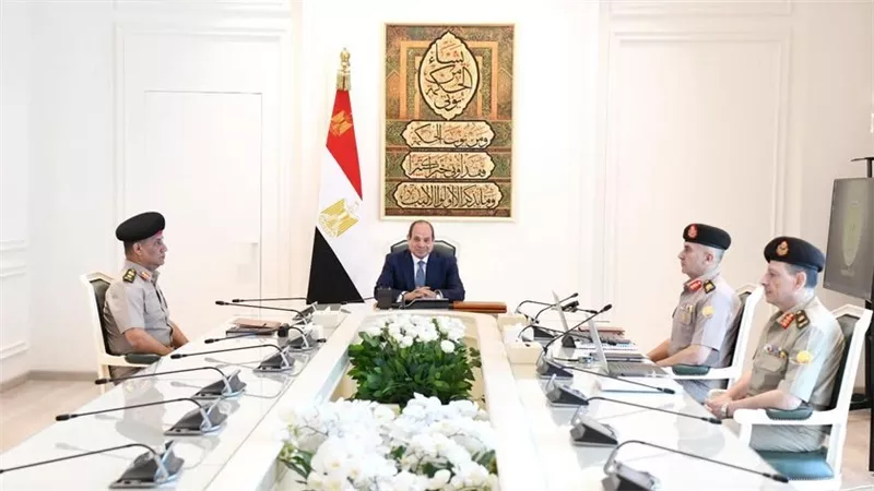 المتحدث بأسم رئاسة الجمهورية يكشف تفاصيل إجتماع الرئيس السيسي ووزير الدفاع وقيادات القوات المسلحة 