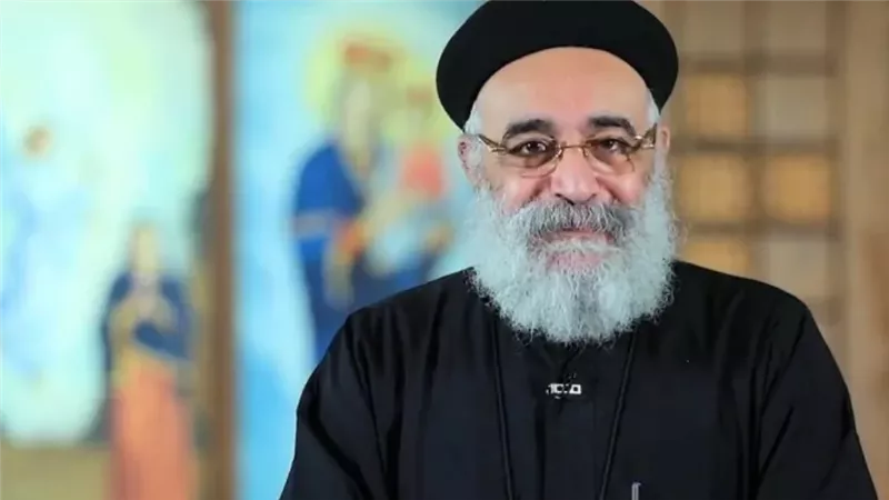 القمص بولس جورج يمر بظروف صحية صعبة وسط دعوات بالشفاء وطلب الصلاة من محبيه بالكنائس 