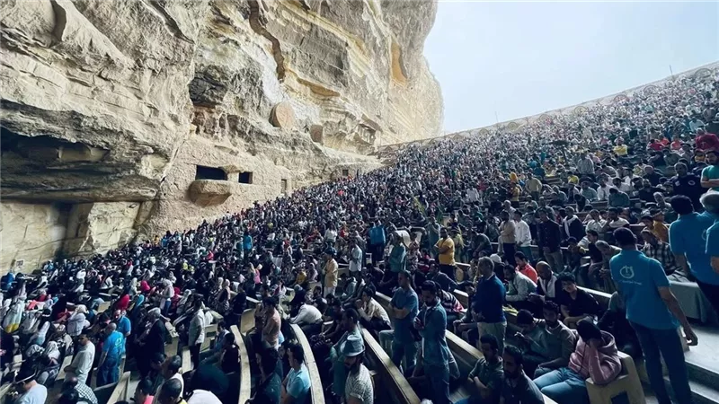 الكنيسة ترد على واقعة حفل دير سمعان الخراز بعد موجة غضب واسعة واعتذار رسمي