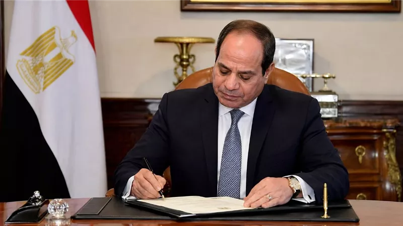 بعد تصديق السيسي.. قسط التأمينات والمعاشات يقفز لـ238.55 مليار جنيه والزيادة حتى 7%
