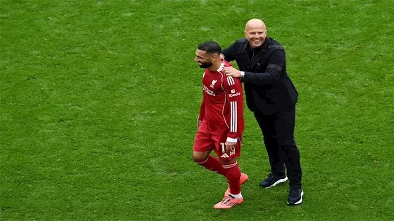 محمد صلاح وراء رحيل آرني سلوت المدير الفني لـ ليفربول وفق تصريحات وكالات الأنباء البريطانية