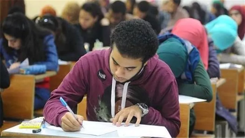 التعليم تطبق نظام المجمعات الامتحانية بالثانوية العامة وتشدد إجراءات منع الغش داخل اللجان