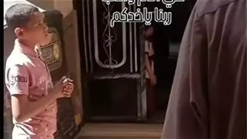 أسرة الطفل محمد توضح حقيقة فيديو رفض والده استلامه بعد زواج والدته