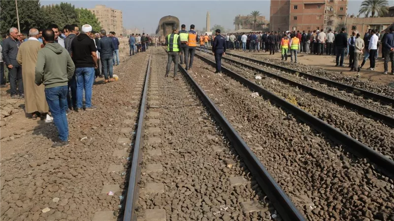 ارتفاع ضحايا حادث قطار السويس الإسماعيلية إلى 6 بعد تصادم سيارة ملاكي