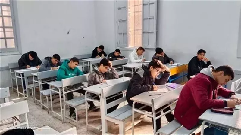 جدول امتحانات الصف الثالث الإعدادي 2026 غدًا الإثنين بالمحافظات وتوزيع الدرجات