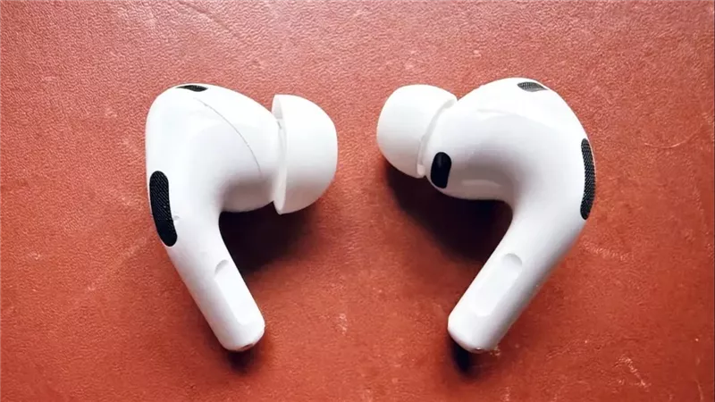سماعات آبل AirPods Pro 3 تهبط إلى 179 دولارًا بالتزامن مع مزايا iOS 27