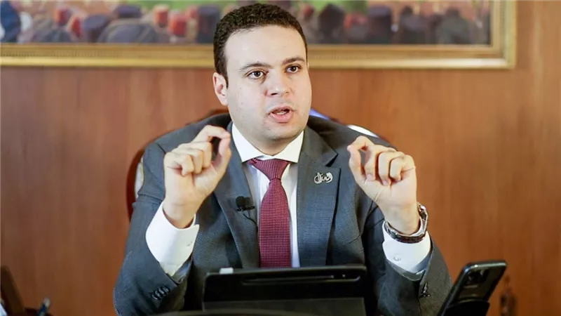نائب يطالب بوقف رواتب الوزراء لحين حل أزمة سيستم المعاشات المتأخرة