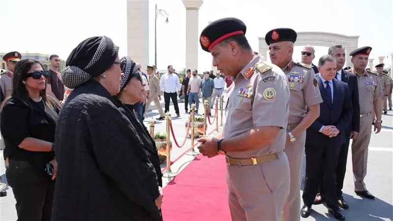 وزير الدفاع يتقدم الجنازة العسكرية للفريق يوسف عفيفي أحد قادة حرب أكتوبر