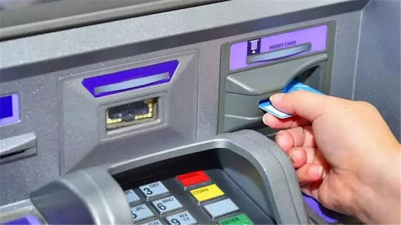 أخطاء استخدام ماكينة الصراف الآلي وطرق حل حجز الكارت والنقود
