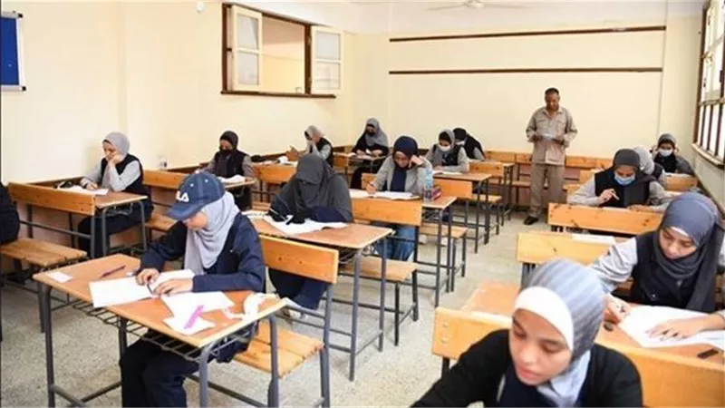 التعليم تحدد مواعيد امتحانات الدور الثاني 2026 لصفوف النقل والشهادة الإعدادية