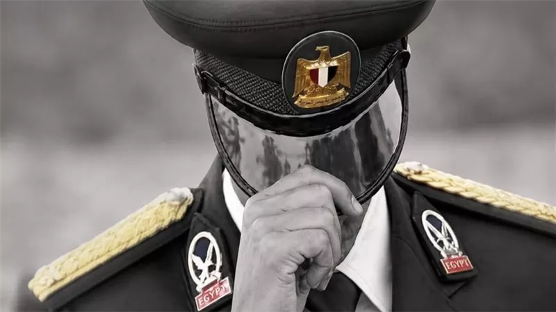 ضبط موظف انتحل صفة ضابط شرطة وهدد سيدة بالقبض عليها بسبب منشور للرفق بالحيوان