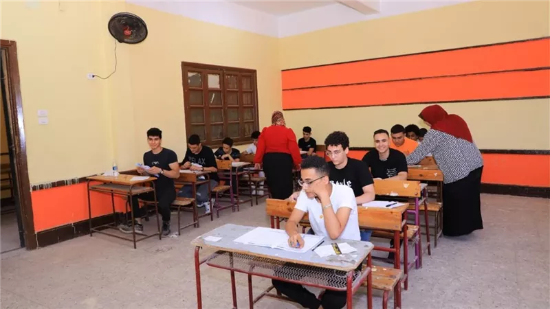 تعليم القاهرة تحقق في شكوى نقص كتيبات المفاهيم بلجنة للثانوية العامة