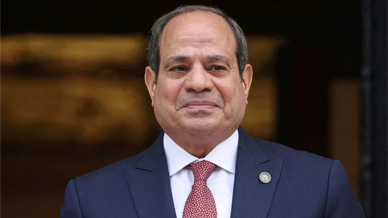 الرئيس السيسي يفتتح مقر القيادة الاستراتيجية للدولة بالعاصمة الجديدة رسميًا