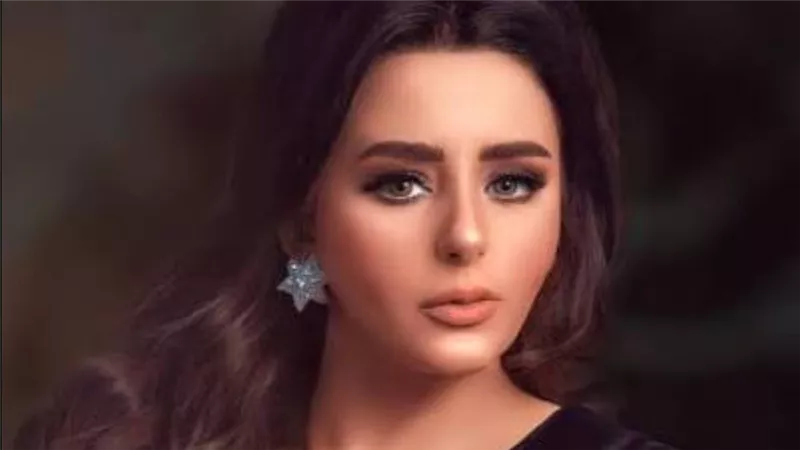 وفاة والد الفنانة إيمان سلامة ورسالتها المؤثرة للجمهور وتلقيها العزاء من نجوم الفن