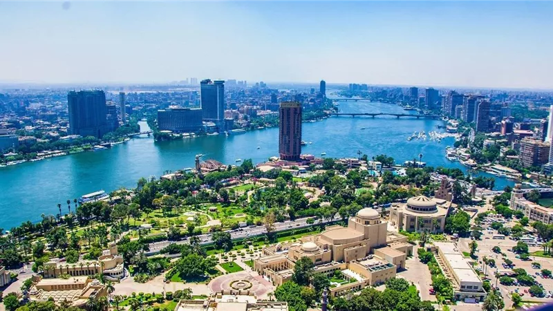 رئيس حي عين شمس يطلب إعفاءه ومصادر: القاهرة تدرس تعيين بديل