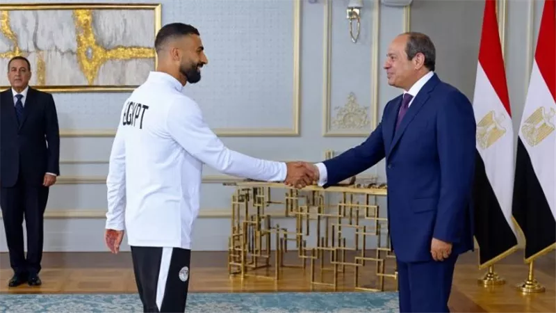 الرئيس السيسي يشيد بأداء منتخب مصر في كأس العالم ويطالب باكتشاف مواهب جديدة مثل محمد صلاح