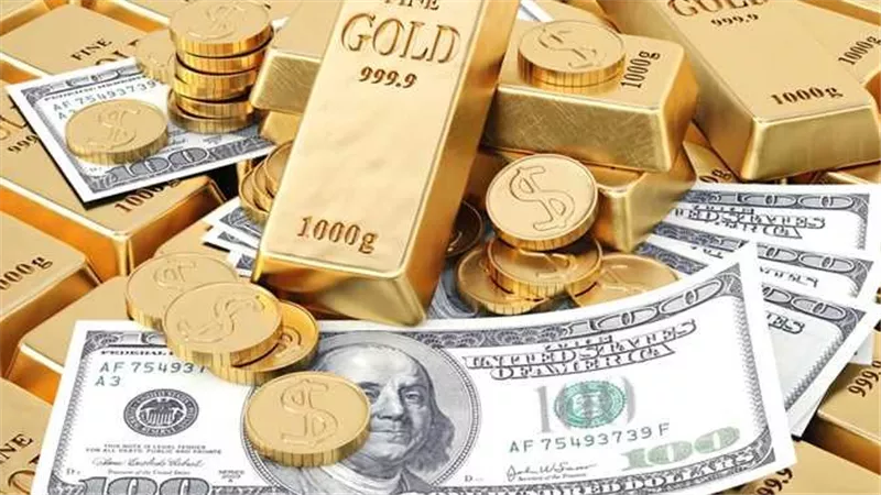 الدولار يتجاوز 50 جنيهًا والذهب يتراجع مع تصاعد أزمة مضيق هرمز وخروج المستثمرين الأجانب