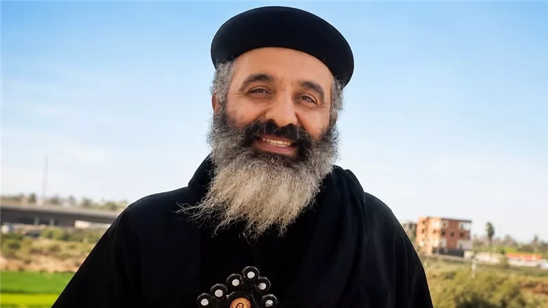 استقرار الحالة الصحية لـ القس موسى جرجس بعد الحادث المنيا وعدم حاجته إلى تدخل جراحي