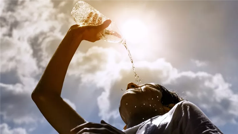 الأرصاد تحذر من ذروة الموجة شديدة الحرارة اليوم 22 يوليو والمحسوسة تتجاوز 45 درجة جنوبًا