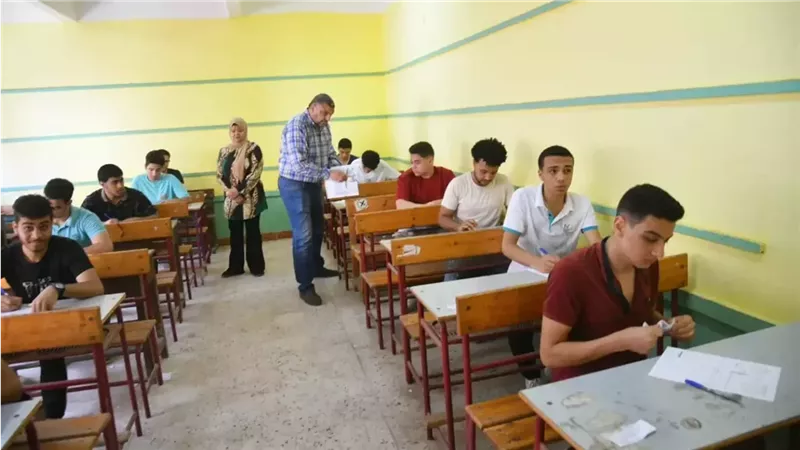 التعليم تنفي شائعة رسوب ربع طلاب الثانوية العامة وتؤكد استمرار أعمال الكنترولات