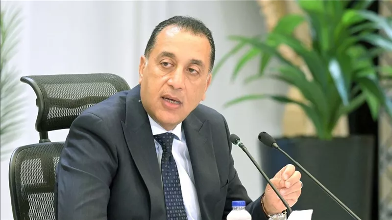 مدبولي يوجه بسرعة إنهاء قرار زيادة حوافز أعضاء هيئة التدريس ويستعرض برنامج رعاية الموهوبين