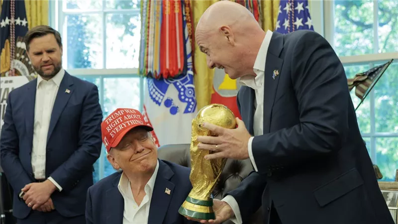 تحقيق بالكونغرس الأمريكي في مراسلات إنفانتينو مع ترامب بشأن كأس العالم 2026.