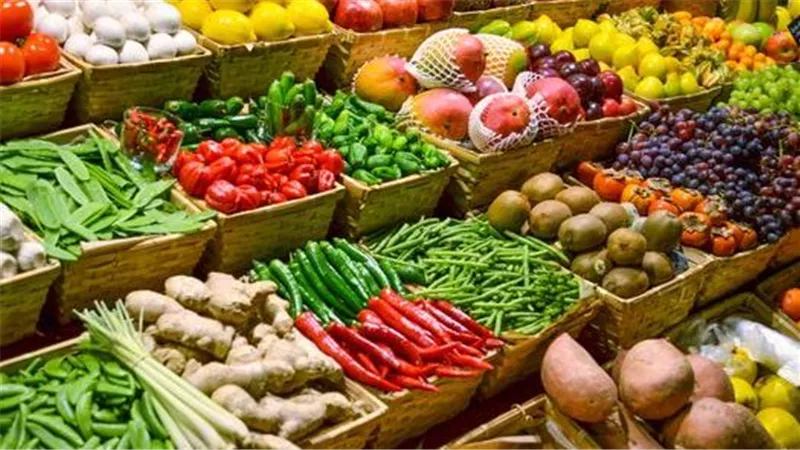 أسعار الخضراوات والفاكهة اليوم 15 أغسطس 2026 في سوق العبور.. الطماطم والبطاطس والعنب والمانجو