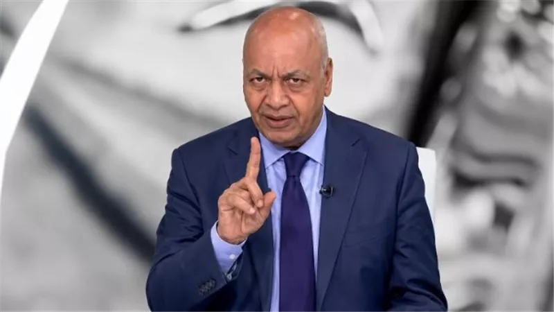 مصطفى بكري يحذر من مؤامرة تستهدف مصر بعد حريق سفينتين بميناء دمياط بطائرة مسيرة