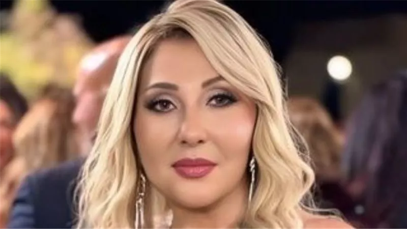 نادية الجندي ترفض الاعتزال وتؤكد استمرارها في الفن وتكشف تأثرها برحيل هاني شاكر