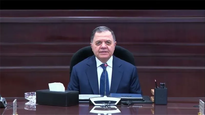 إبعاد 5 أجانب وإسقاط الجنسية عن مواطنة بقرارين رسميين
