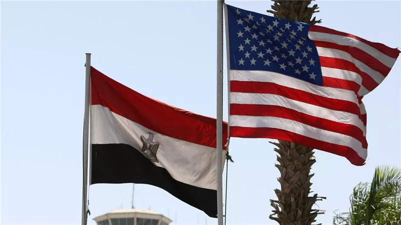 السفارة الأمريكية بالقاهرة تحذر رعاياها من تصعيد محتمل بالشرق الأوسط واضطرابات السفر