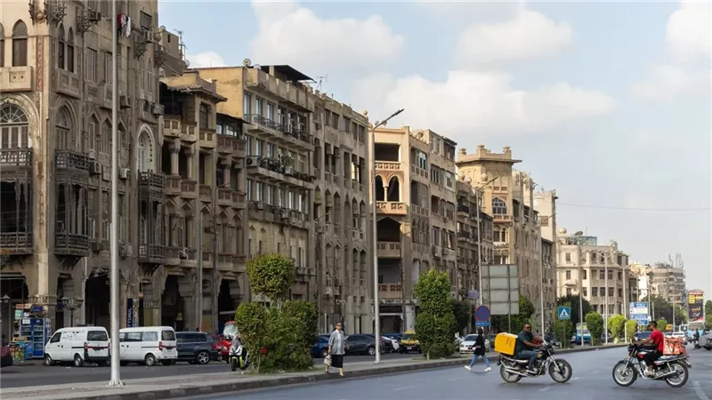 البحوث الفلكية تعد بيانًا عن الهزة الأرضية والهلال الأحمر يفعّل الطوارئ بعد زلزال 5.3 ريختر