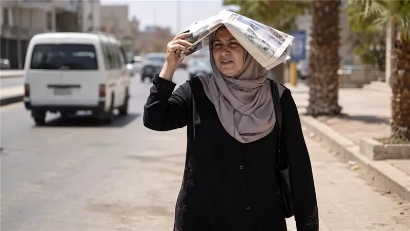حالة الطقس خلال 72 ساعة.. انخفاض 5 درجات في القاهرة واستمرار الشبورة والرياح حتى نهاية الصيف