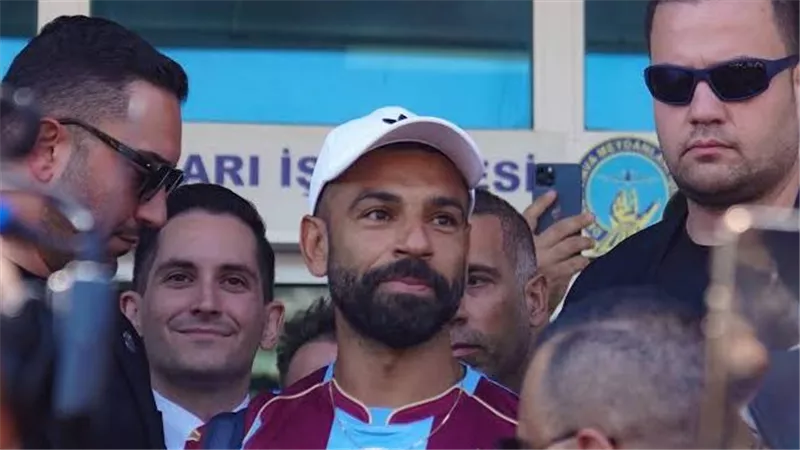أحمد موسى يكشف كواليس انتقال محمد صلاح إلى طرابزون سبور التركي