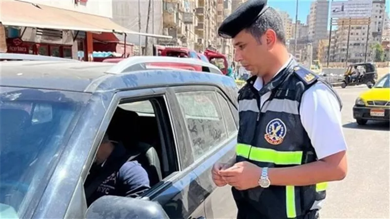 حمل حقائب السفر داخل السيارة الخاصة.. الحالات المسموح بها ومتى تتحول إلى مخالفة وسحب للرخصة