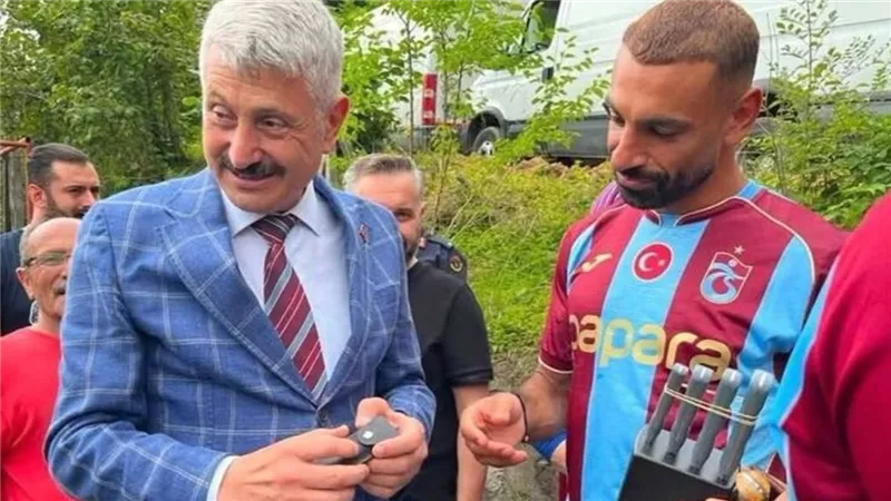 بعد انضمامه لطرابزون سبور.. محمد صلاح يصور إعلانًا في أركالي وعمدتها يعرض عليه قطعة أرض