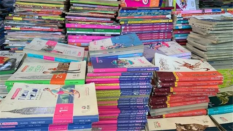 أسعار الكتب الخارجية تقفز 305% في 6 سنوات وفاتورة الطالب تصل إلى 2800 جنيه قبل الدراسة