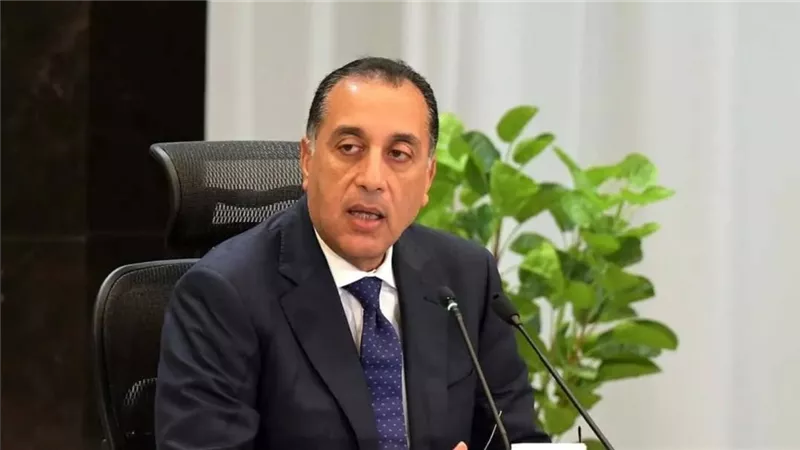 نقابة الأطباء تحذر من قبول الطب بـ50% وتخاطب الحكومة والتعليم العالي وتبحث أزمة نيابات 2026 