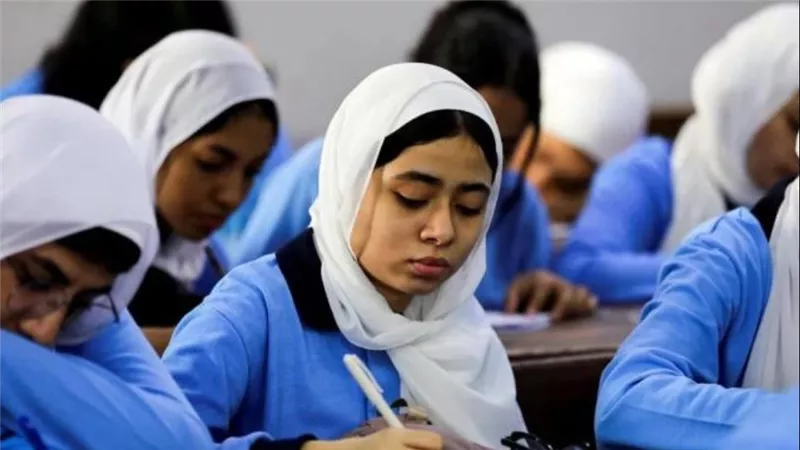 سؤال برلماني للحكومة بشأن إلزام طلاب البكالوريا بالحضور 50% وفوضى الدروس الخصوصية