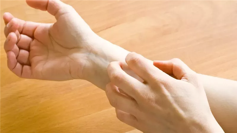 7 علامات لمرض السكري قد تظهر على اليدين.. أبرزها التنميل وبطء التئام الجروح