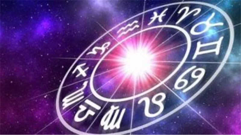 3 أبراج تتأثر بطاقة منتصف أغسطس.. توقعات بتغييرات في العمل والعلاقات والقرارات
