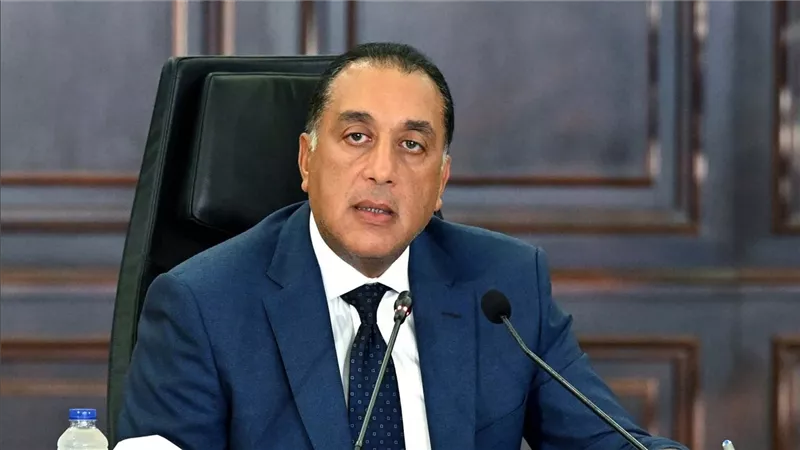 رئيس الوزراء يستقبل أوائل الثانوية العامة غدًا ويتابع إعداد برنامج التحول الاقتصادي