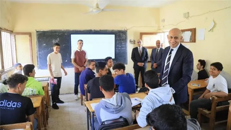 مواد الصف الثاني الثانوي بنظام البكالوريا المصرية.. الإجبارية والتخصصية ومادة خارج المجموع