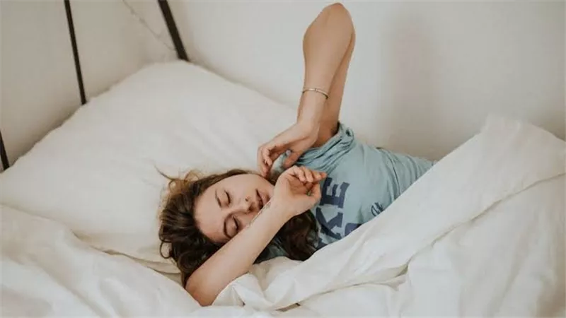 5 أبراج تكره الاستيقاظ مبكرًا وتميل للسهر والنوم لساعات أطول