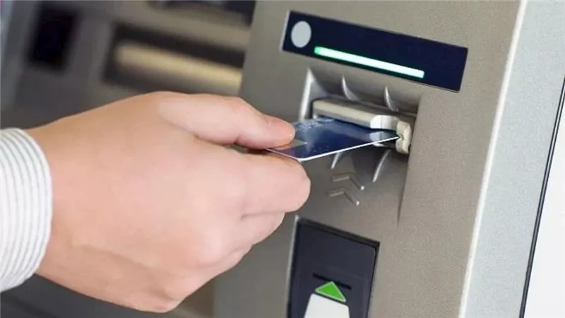 رسوم السحب من ماكينات ATM وحدود السحب اليومية بالبنوك.. تصل الرسوم إلى 7 جنيهات