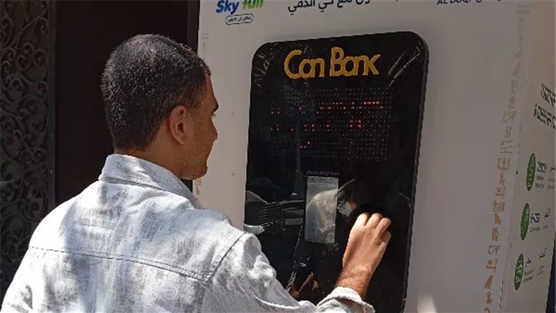 نقيب الزبالين: ماكينات الكانز تهدد رزقنا وسنترك القمامة بمناطق تركيبها