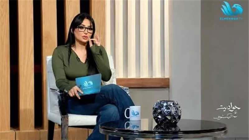 قناة المحور تطلب وقف كارنيه دينا المصري بعد بلاغات تتهمها بازدراء المسيحية وأزمة الأذان